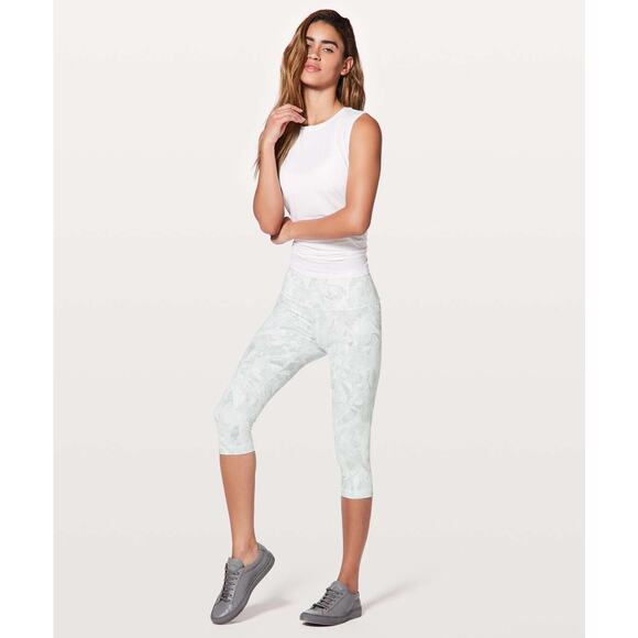 Lululemon Wunder Under Hi-Rise 1/2 Tight Full-On Luxtreme 17" Jasmine Size 4 - Picture 2 of 11